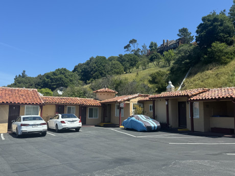Welcome To Tamalpais Motel - Exterior View