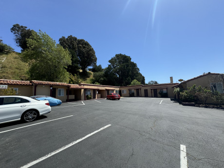 Welcome To Tamalpais Motel - Exterior View