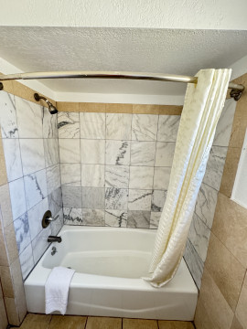 Welcome To Tamalpais Motel - Private Bathroom